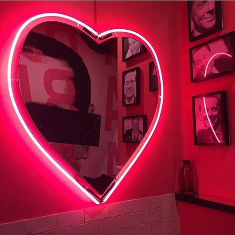 Neon lighting ideas are what will transform your room from an ordinary space into modern artistic enclave. To get you inspired, here are 10 ideas that will make your room trendy AF! Neon Moon, Heart Mirror, Neon Aesthetic, Retro Designs, House Room, Dream Rooms, Room Aesthetic, Neon Colors, Diy Style