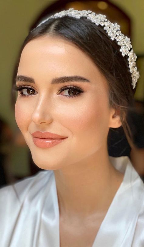 75 Wedding Makeup Ideas To Suit Every Bride - Bridal Makeup ideas , wedding makeup looks for brunettes,natural bridal makeup #weddingmakeup #makeup #prommakeup  how to get your weight loss: shorturl.at/egqBU Bridal Makeup For Brown Eyes, Natural Wedding Makeup Looks, Bride Makeup Natural, Simple Wedding Makeup, Bentuk Alis, Wedding Makeup Ideas, Wedding Makeup For Brown Eyes, Best Wedding Makeup, Makeup Pengantin