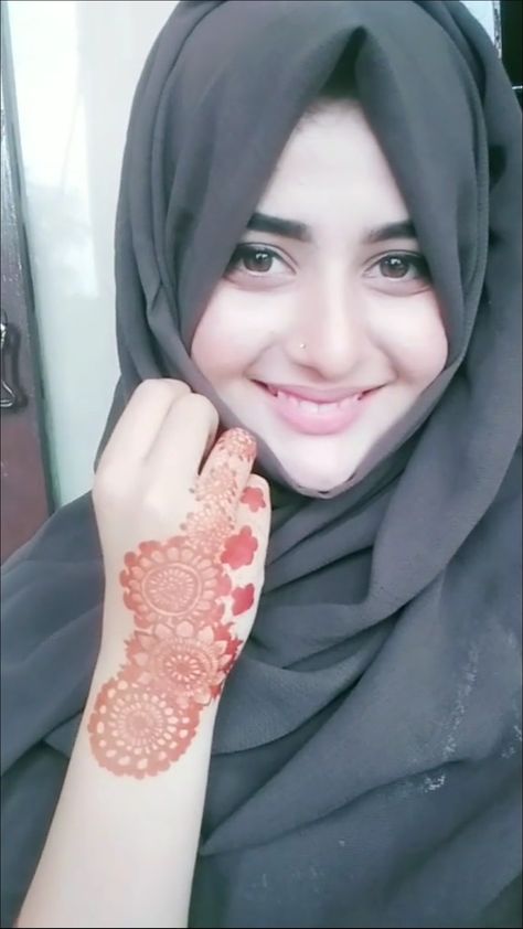 Beautiful Hijabi girl . Muslim girl Aliza Shah, Hijabi Women, Girl Muslim, Album Layout, Muslim Girl, Hijabi Fashion Casual, Face Pictures, Bike Photo, Hijab Girl