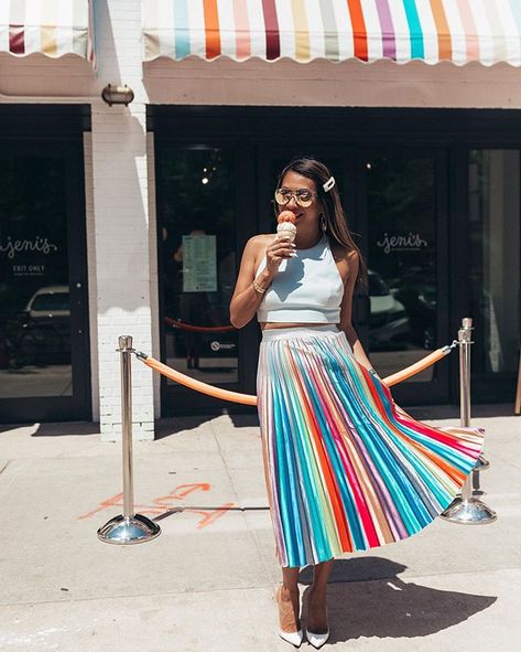 colorful pleated skirt, summer style, summer outfit ideas, red soles and red wine, Jennifer woman, style blogger, fashion blogger, travel blogger Wine Outfit, Red Pleated Skirt, Pleated Skirt Outfit, Pretty Skirt, Rainbow Skirt, Chicago Fashion, Top Fashion Bloggers, Pretty Skirts, Mom Fashion