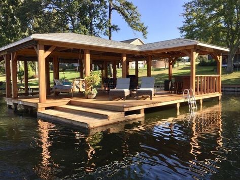 Modern Rustic House, Lake House Dock, Deck Modern, Boathouse Design, Lake Gaston, Lake Landscaping, Dock House, Kolam Koi, Lake Houses Exterior