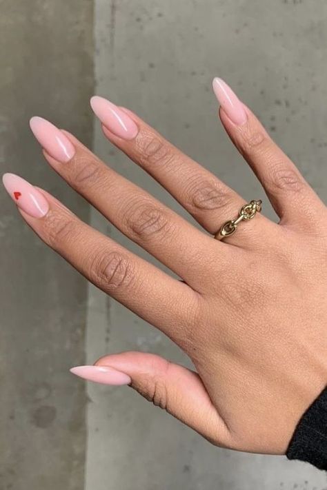 CHIC NAILS FOR VALENTINE'S DAY Bridesmaids Nails, Kutek Disney, Unghie Sfumate, Manikur Kuku, Nude Nail Designs, Nagel Tips, Girly Acrylic Nails, Nagel Inspo, Dream Nails