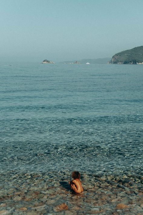 solo women sitting naked in the sea Couples Retreat, Meditation Retreat, Yoga Retreats, Couples Retreats, Daily Yoga, French Alps, French Countryside, Yoga Retreat, Feminine Energy