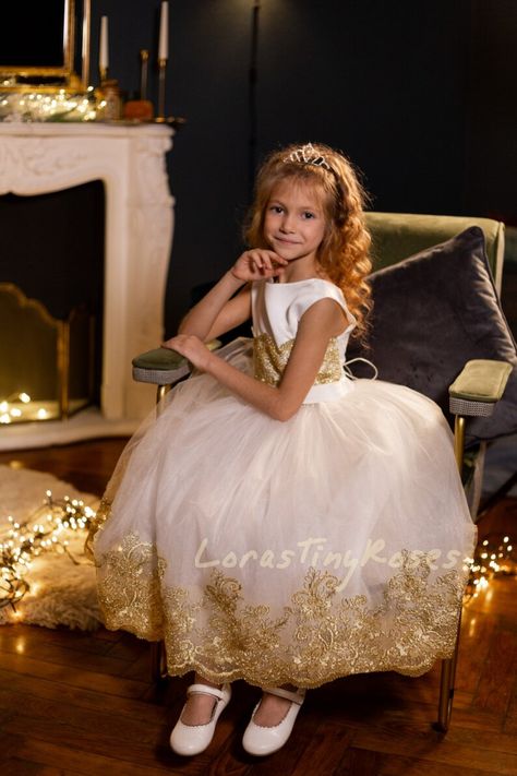 Gold Tux, Winter Wedding Burgundy, Baby Tutu Dress, Girls Gold Dress, Gold Wedding Flowers, Flower Girl Outfits, White Baby Dress, Baby Tutu Dresses, Wedding Burgundy