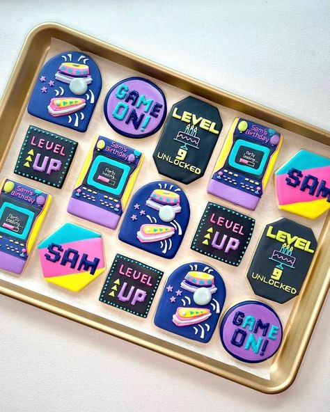 Gamers Themed Party, Arcade Birthday Party Decorations, Arcade Birthday Theme, Arcade Cookies Decorated, Arcade Birthday Party Cake, Nerdy Birthday Party, Arcade Cupcakes, Arcade Theme Cake, Retro Arcade Birthday Party