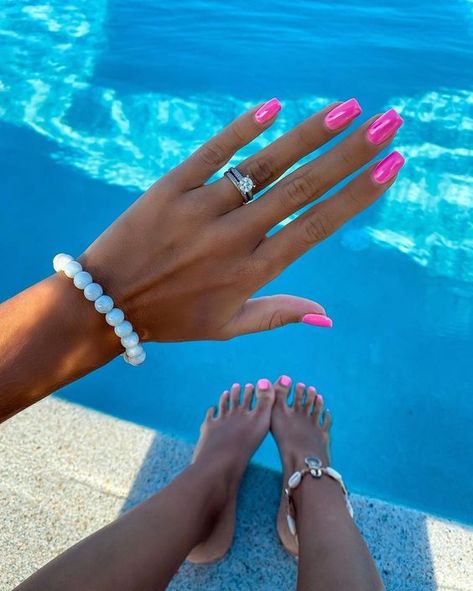 Bright Beach Nails, Florida Nails, Nails Beach, Beach Nail Designs, Aqua Nails, August Nails, Summer Nails Beach, Bright Summer Nails, Summery Nails