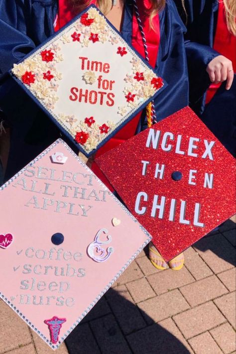 I’m graduating as a nurse this year, and these nursing graduation cap ideas saved my life! They show you so many unique and cute nursing graduation caps you can easily copy. Lvn Nursing Graduation Cap, Lpn Grad Cap, Graduation Cap Nursing School, Nurse Cap Ideas, Lvn Graduation Party, Emergency Nurse Graduation Cap, Lpn Cap Decoration Graduation, Bsn Cap Decoration, Peds Nurse Graduation Cap