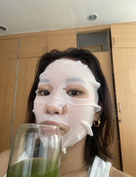 Face Masks Cute, Face Mask Selfie Aesthetic, Asian Self Care Aesthetic, Korean Glass Skin Aesthetic, Facial Mask Aesthetic, Korean Self Care, Korean Face Mask Aesthetic, Korean Mask Skincare, Korean Skin Care Aesthetic