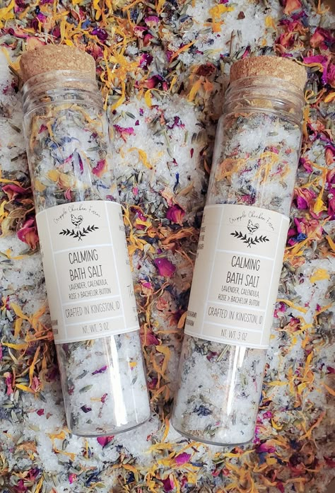 These calming, floral bath salts are a great addition to your bathtime routine! The smell is amazing, and they even have some healing properties! These are made with- * Pure, non-scented epsom salts. *Lavender *Rose *Calendula  *Bachelor Buttons. Bath Salts Packaging Ideas, Homemade Hostess Gifts, Bathtime Routine, Bath Salt Jars, Floral Bath Salts, Baby Shower Themes Neutral, Bachelor Buttons, Bath Recipes, Playstation Controller