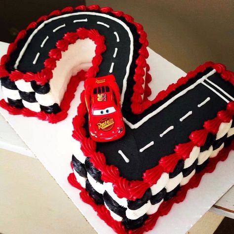 Disney Cars Theme Birthday Party, Compleanno A Tema Hot Wheels, Lightning Mcqueen Party, Lightning Mcqueen Cake, Décoration Baby Shower, Mcqueen Cake, Cars Birthday Party Decorations, 2nd Birthday Party For Boys, Cars Birthday Cake