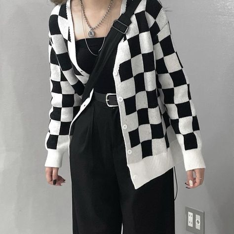 Korean Checkered Outfit, Checkered Clothes, Checkered Outfit, Korean Fashion Black, Fashion Top Outfits, Korean Casual Outfits, Lulu Fashion, Streetwear Fashion Women, Kpop Fashion Outfits