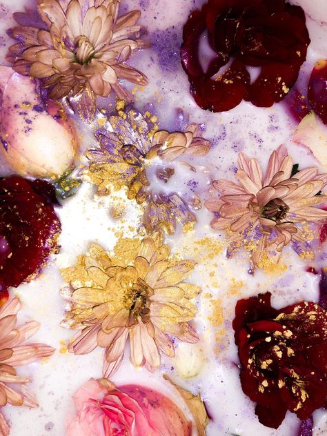 Photography glitter flower milk bath pink flower rose roses Milk Bath Flowers Photography, Milk Bath Aesthetic, Milk Flower Bath, Flower Bath Aesthetic, Milk Bath Flowers, Flower Milk Bath, Goddess Bath, Lady Aphrodite, Photography Concepts