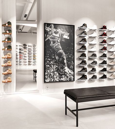 Shoe Stores Design, Sneaker Store Interior Design, Store Rack Design, Sneakers Shop Interior Design, Sneakers Store Design, Sneaker Shop Design, Sneaker Store Design, Shoes Shop Design Ideas, Shoe Store Interior Design