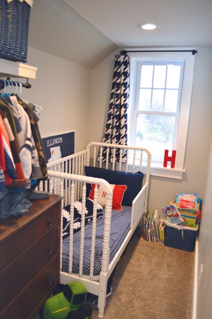 Tiny bedroom - rail under a shelf above drawers, great idea! Small Toddler Bedroom, Bedroom Design Diy, Small Baby Room, Home Bedroom Design, Toddler Boys Room, Toddler Rooms, Perfect Bedroom, Toddler Bedrooms, Tiny Bedroom