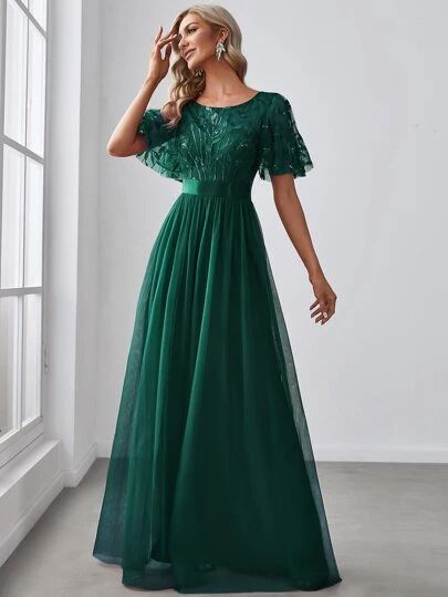 SHEIN Cut Out Back Split Thigh Bridesmaid Dress | SHEIN UK Short Sleeve Long Dress, Mesh Prom Dress, Dress Sparkle, Maxi Prom Dress, Sleeve Long Dress, Green Formal Dresses, Prom Dresses Elegant, Dark Green Dress, Elegant Bridesmaid Dresses