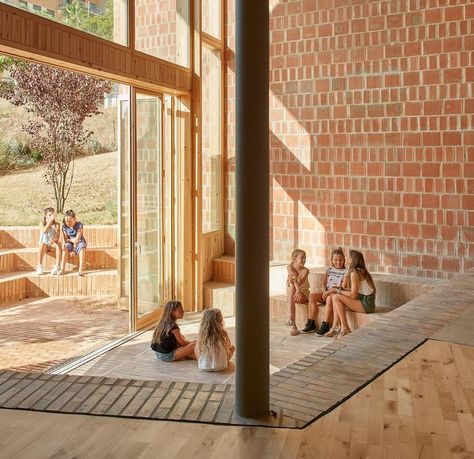 Montessori Kindergarten, School Building Design, Waldorf School, School Interior, Toddler Room Decor, Student House, Montessori School, Kids Room Inspiration, School Building