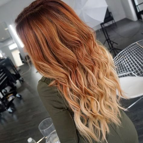 Balage Hair, Red Hair With Blonde Highlights, Red Balayage Hair, Red Ombre Hair, Red Blonde Hair, Natural Red Hair, Ombre Hair Blonde, Ginger Hair Color, Red To Blonde