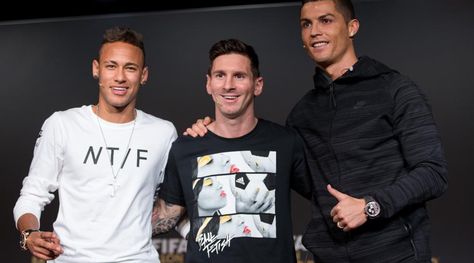 Lionel Messi, Neymar, Cristiano Ronaldo Messi Y Neymar, Messi Y Cristiano, Cristiano Messi, Cristiano Ronaldo And Messi, Messi Vs Ronaldo, Ronaldo Photos, Football Awards, Cr7 Messi, Xabi Alonso