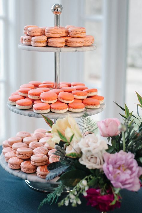 Macaron display French Macaron Display, Macaroons Display, Macaroon Table, Macaron Display, Sweet Stand, Macaroon Tower, Dessert Display Wedding, Christmas Macarons, Wedding Macarons