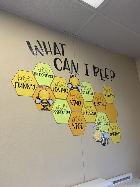 What Can I Bee, Peraturan Kelas, Bee Themed Classroom, Bee Classroom, Diy Classroom Decorations, School Board Decoration, Preschool Classroom Decor, Mommy To Bee, Elementary Classroom Decor