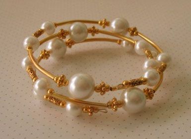 15 Indian Latest Pearl Bangles Designs Pearl Bangles Gold, Gold Kangan, Baby Jewelry Gold, Kids Gold Jewelry, Pearl Bangles, Platinum Jewellery, Gold Bangle Set, Pearl Jewelry Design, Antique Jewelry Indian