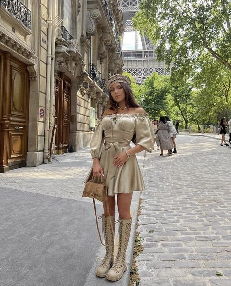 Marinela Bezer Paris cute dress dior boots Dior Boots Outfit, Muse Dress, Ulzzang Outfit, Dior Boots, The Muse, Cute Outfit, Spring Looks, Italian Fabric, Cute Dress