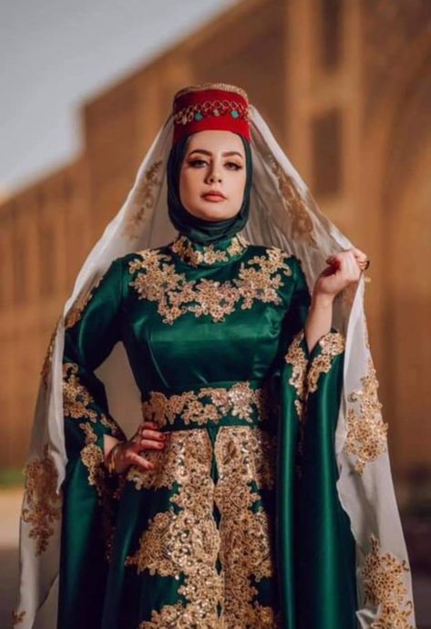 Iraq Clothing, Iraqi Clothes, Iraqi Clothing, Iraq Clothes, Traditional Asian Clothing, Modest Fashion Hijab, Beautiful Dress Designs, Asian Outfits, People Dress