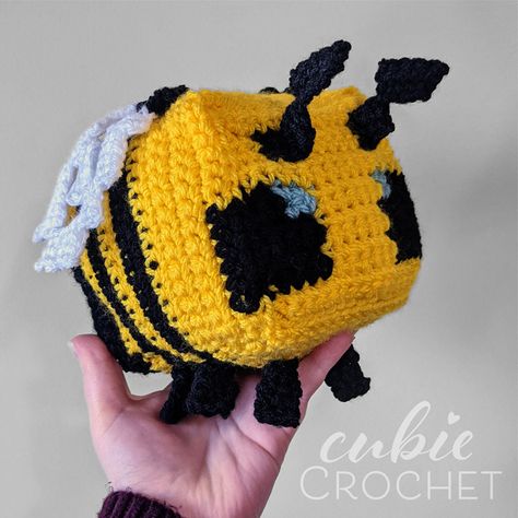 Minecraft Crochet Pattern Bundle - CubieCrochet's Ko-fi Shop - Ko-fi ❤️ Where creators get support from fans through donations, memberships, shop sales and more! The original 'Buy Me a Coffee' Page. Crochet Minecraft Bee Free Pattern, Minecraft Amigurumi Pattern Free, Minecraft Bee Crochet, Minecraft Crochet Patterns, Minecraft Crochet, Minecraft Bee, Minecraft Pattern, Change Colors In Crochet, Hanging Craft Ideas