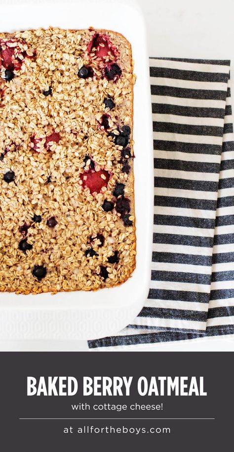 Easy Baked Berry Oatmeal with cottage cheese! Made gluten free just by using gluten free oats! Easy Filling Breakfast, Cottage Cheese Muffins, Oatmeal And Eggs, Berry Oatmeal, Cottage Cheese Eggs, Healthy Low Calorie Meals, Baked Oatmeal Recipes, Cottage Cheese Recipes, Wheat Free Recipes