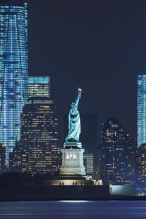 The view today:  The Statue of Liberty, New York City, New York, with the commemorative tower to the left. Ville New York, Fotografi Kota, Salalah, The Statue Of Liberty, City That Never Sleeps, Dept 56, Beautiful Places To Visit, Favorite City, Places Around The World