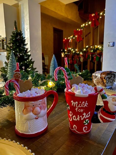 Hot Chocolate Christmas, Cute Christmas Ideas, Christmas Dreaming, Nyc Christmas, Chocolate Christmas, Cosy Christmas, Christmas Feeling, Christmas Inspo, Warm Christmas