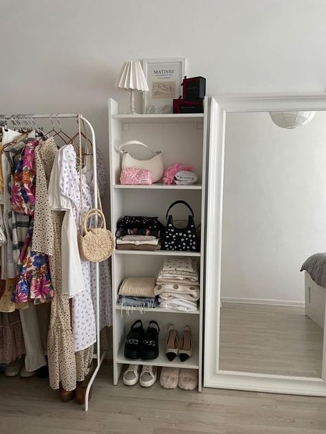 Bag Room Decor, Room Organization Bedroom, White Room Decor, Dream Apartment Decor, Pinterest Room Decor, Small Bedroom Decor, Small Room Design, Organization Decor, Dream House Rooms