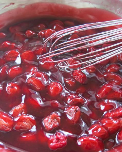 Sour Cherry Pie Filling, Sour Cherry Recipes, Cherry Pie Filling Recipes, Sour Cherry Pie, Homemade Cherry Pies, Pie Fillings, Cake Brownies, Pie Filling Recipes, Cherry Filling