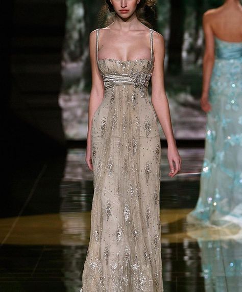 Pinterest • Instagram Elie Saab 2006, Ellie Saab Couture, Ellie Saab Dress, Vintage Runway Fashion, Elie Saab Dresses, Elie Saab Gowns, Ellie Saab, Runway Fashion Couture, Elie Saab Couture