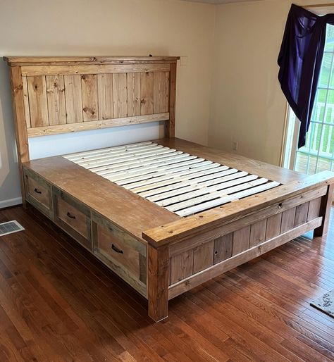 Diy Platform Bed With Storage, Diy Bed Frame With Storage, Wooden Bed Frame Diy, Storage Bed Frame Queen, Queen Bed Frame Diy, Diy King Bed, Farmhouse Bed Frame, Diy Storage Bed, Bed Frame Plans