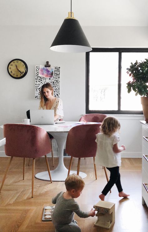 Working Mom Photography, Busy Mom Aesthetic, Working Mom Photoshoot, Busy Life Aesthetic, Working Mom Aesthetic, Small Business Vision Board, Mom Photography, Mom Working, Mom Business