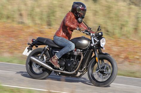 2019 Triumph Street Twin | First Ride Review Twin Accessories, Triumph Street Twin, Biking Benefits, Street Scrambler, Vector Graphics Illustrations, Bike Rental, Eco Friendly Travel, Light Spring, New Year 2020