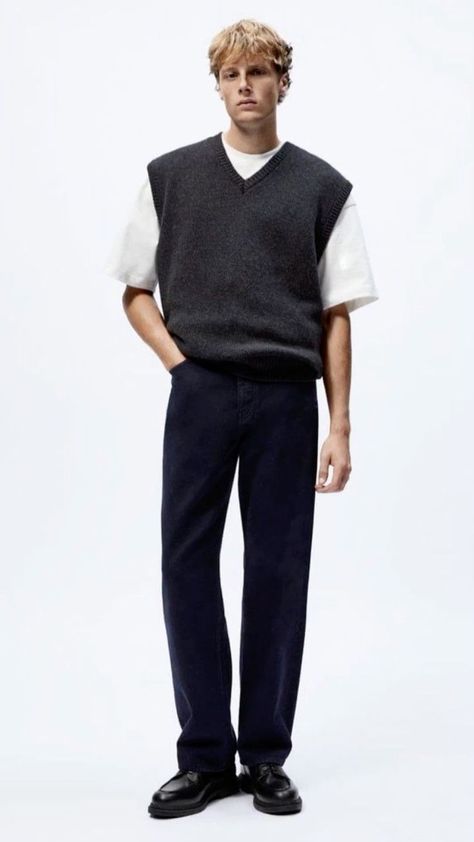 Trendy Mens Work Outfit, Corporate Street Style Men, Corporate Men Aesthetic, Black Vest Men Outfit, Mens Sweater Vest Outfits Casual, Modern Office Outfit Men, 2024 Mens Fashion Trends Forecast, Mens Corporate Fashion, Men Corporate Fashion