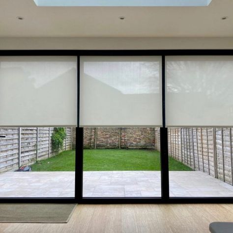 Bifold and Sliding Door Electric Blinds Portfolio Sliding Doors With Blinds, Slider Door With Blinds, Blinds For Large Sliding Doors, Bifold Doors Blinds, Blinds For Sliding Doors, Living Room Scandinavian Style, Blinds For Large Windows, Blinds For Bifold Doors, Automatic Blinds