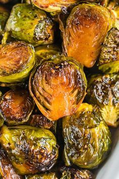 Honey Roasted Brussel Sprouts, Honey Balsamic Brussel Sprouts, Brussel Sprouts Recipes Easy, Balsamic Brussels Sprouts, Balsamic Brussel Sprouts, Sprouts Recipes, Cooking Brussel Sprouts, Crispy Brussel Sprouts, Asparagus Recipes Baked