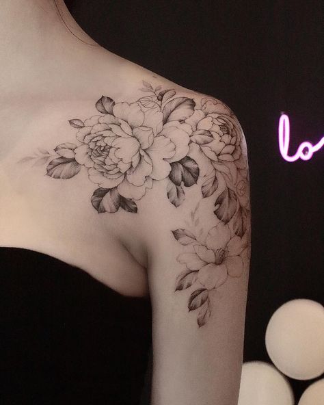 Half Sleeve Flower Tattoo, Mandala Tattoos For Women, Unique Tattoos For Women, Ankle Tattoos For Women, Tattoos For Women Half Sleeve, Flower Tattoo Shoulder, Forearm Tattoo Women, Flower Tattoo Sleeve, Tattoo Girls