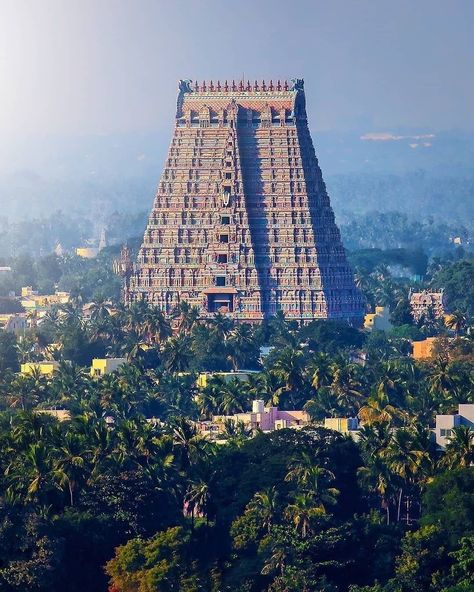 Srirangam Temple, Temple India, Indian Temple Architecture, Ancient Indian Architecture, Temple Photography, Temple Architecture, Lord Vishnu Wallpapers, Indian Temple, Indian Architecture