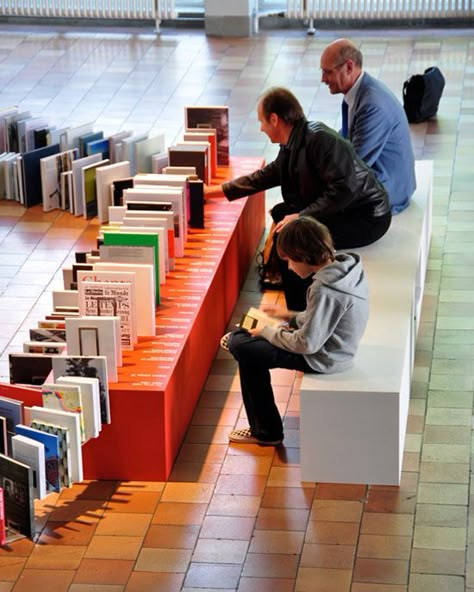 Book Exhibition Design, Library Reading Room, Book Exhibition, Showroom Inspiration, Museum Exhibition Design, Mini Library, Stall Designs, Exhibition Display, Exhibition Booth