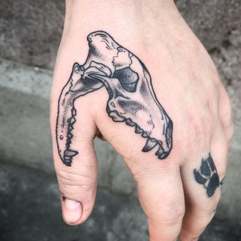 Tato Suku, Henne Tattoo, Funky Tattoos, Tattoo Trend, Alien Tattoo, Tiny Tattoo, Tattoos Gallery, 문신 디자인, Hand Tattoo