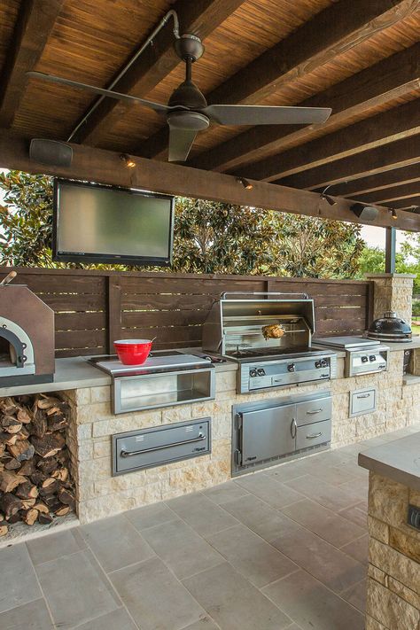 Backyard Outdoor Kitchen, Outdoor Kitchen Design Layout Grill Area, Outdoor Kitchen Design Modern, Outdoor Kitchen Cabinets, Outdoor Kitchen Decor, Modern Outdoor Kitchen, Outdoor Kitchen Bars, Outdoor Kitchen Plans, Build Outdoor Kitchen