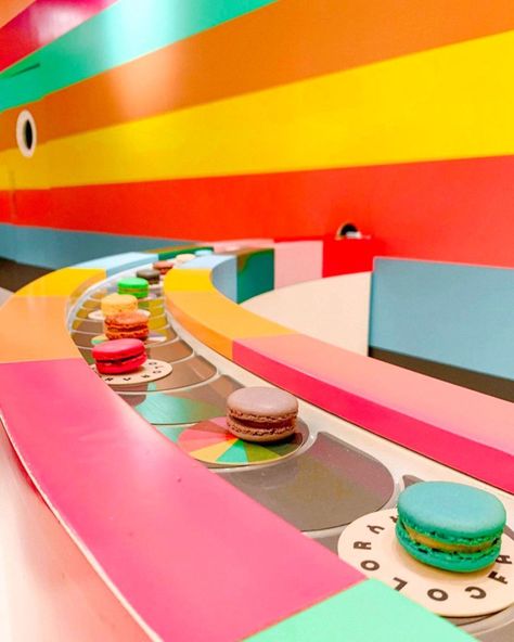 Color Factory on Twitter: "A rainbow of macarons on a custom-made conveyor  belt! 🌈(Photo by @px.raphaella) #colorfactoryco… " Restaurant Kitchen Design, Color Factory, Belt Display, Sing 2, Simple Bedroom Design, Interior Architecture Drawing, Storefront Design, Pastel Designs, Colorful Space