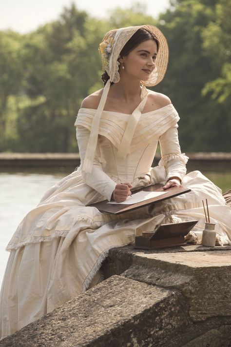 Go Behind the Scenes of 'Victoria'- TownandCountrymag.com Victoria Series, Era Victoria, Istoria Modei, ماثيو ماكونهي, Mode Retro, Style Royal, Estilo Real, Jenna Coleman, Costume Drama