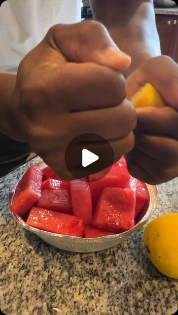 Watermelon And Lemon, Instagram Recipes, Fruit Recipes, Lemon Juice, Have You Ever, Food Hacks, Helpful Hints, Watermelon, Clean Eating