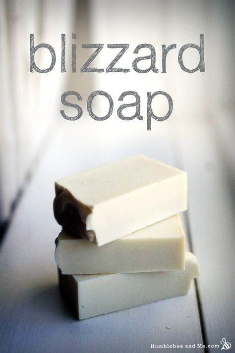 Blizzard Soap - Humblebee & Me Diy Blizzard, Homemade Blizzard, Making Bar Soap, Winter Blizzard, Mint Christmas, Savon Diy, Humble Bee, Diy Soaps, Peppermint Soap