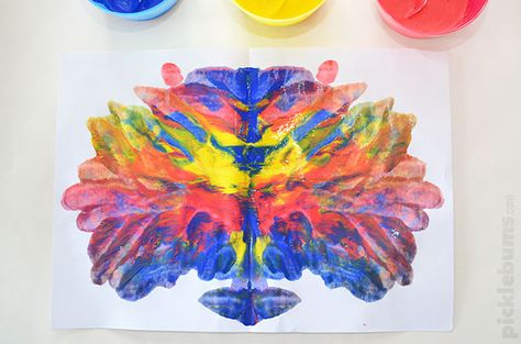 Squish Painting! An easy art activity that never gets old! Squish Painting, Pumpkin Painting Ideas For Kids, Painting Ideas For Kids, Easy Art For Kids, Pumpkin Painting Ideas, Art Activity, Easy Activities, Pumpkin Painting, Easy Art